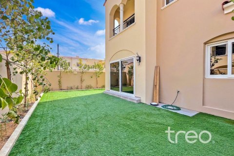 Снять в аренду таунхаус в Casa Viva, Serena, Дубай: 3 спальни, 247.4м², № 119944 - фото 17