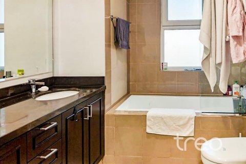 Снять в аренду таунхаус в Casa Viva, Serena, Дубай: 3 спальни, 247.4м², № 119944 - фото 12
