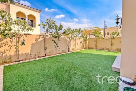 Снять в аренду таунхаус в Casa Viva, Serena, Дубай: 3 спальни, 247.4м², № 119944 - фото 18