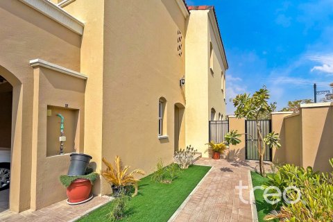 Снять в аренду таунхаус в Casa Viva, Serena, Дубай: 3 спальни, 247.4м², № 119944 - фото 19