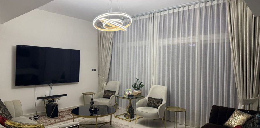 Villa à Dubai, 5 chambres, 174.7 m², № 133304