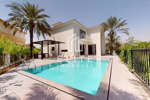 Villa in Dubai 4 bedrooms № 37186 - photo 1
