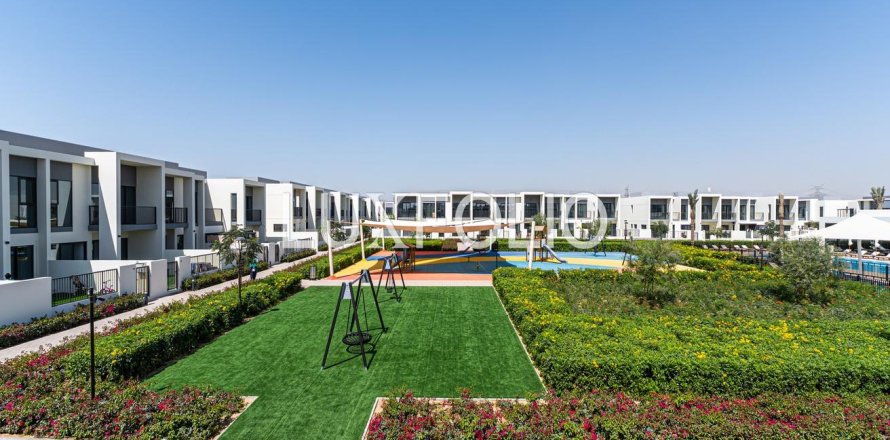 Adosado en Town Square, Dubai, 3 dormitorios, 189 m², № 45574