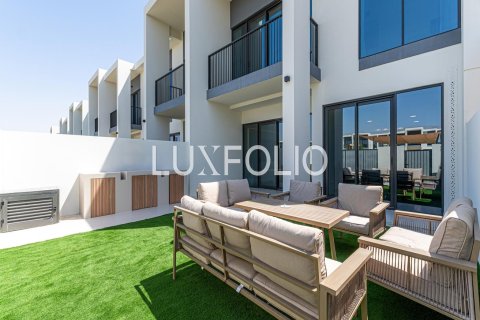 Adosado en Town Square, Dubai, 3 dormitorios, 189 m², № 45574 - foto 2