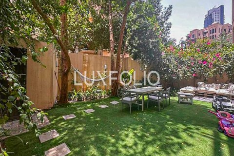 Apartamento en Old Town, Dubai, 2 dormitorios, 251 m², № 45582 - foto 1