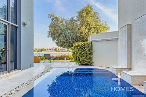Villa à Palm Jumeirah, Dubai, 4 chambres, 465 m², № 13465 - photo 1