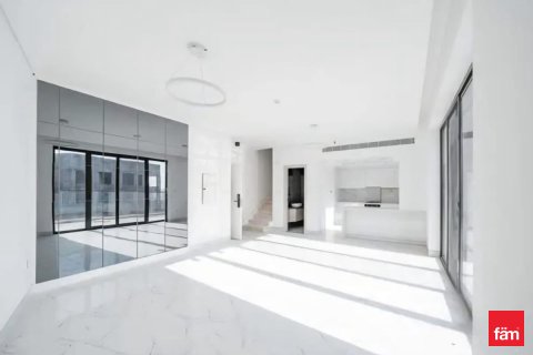 Снять в аренду дуплекс в Дубае: 2 спальни, 131.2м², № 70413 - фото 1