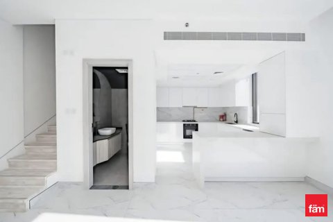 Снять в аренду дуплекс в Дубае: 2 спальни, 131.2м², № 70413 - фото 7