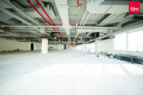 Снять в аренду офис в Sheikh Zayed Road, Дубай: 700.9м², № 52327 - фото 1