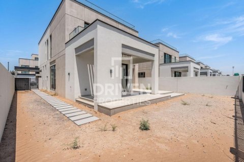 Villa en Arabian Ranches 3, Dubai, 3 dormitorios, 420.01 m², № 129810 - foto 13