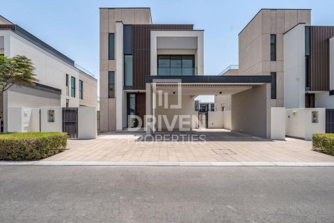 Villa en Arabian Ranches 3, Dubai, 3 dormitorios, 420.01 m², № 129810