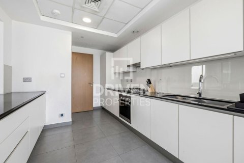 Apartment in Al Satwa, Dubai 3 bedrooms, 222.97 sq.m. № 129812 - photo 22