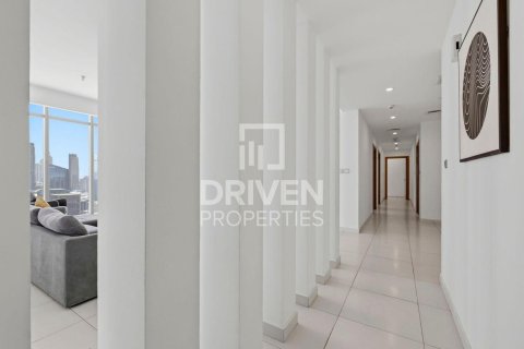 Apartment in Al Satwa, Dubai 3 bedrooms, 222.97 sq.m. № 129812 - photo 23