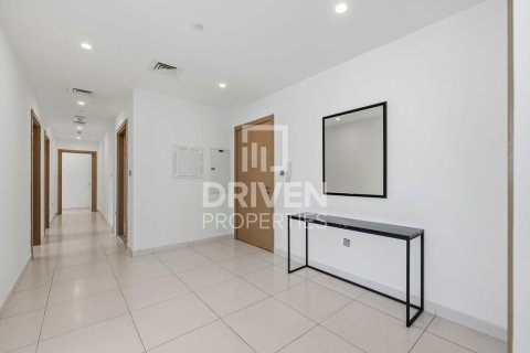 Apartment in Al Satwa, Dubai 3 bedrooms, 222.97 sq.m. № 129812 - photo 24