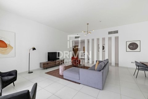 Apartment in Al Satwa, Dubai 3 bedrooms, 222.97 sq.m. № 129812 - photo 4