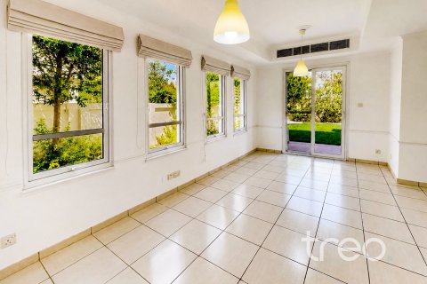 Villa en The Springs, Dubai, 2 dormitorios, 156.63 m², № 139949 - foto 2