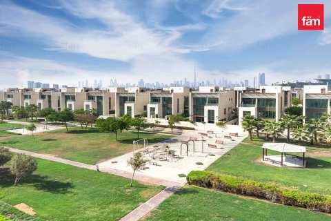 Villa in Meydan, Dubai 6 bedrooms, 512 sq.m. № 58409 - photo 1