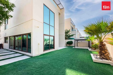 Villa in Meydan, Dubai 6 bedrooms, 512 sq.m. № 58409 - photo 15