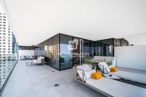 Apartment in Jumeirah Beach Residence, Dubai 1 bedroom, 119 sq.m. № 73996 - photo 2