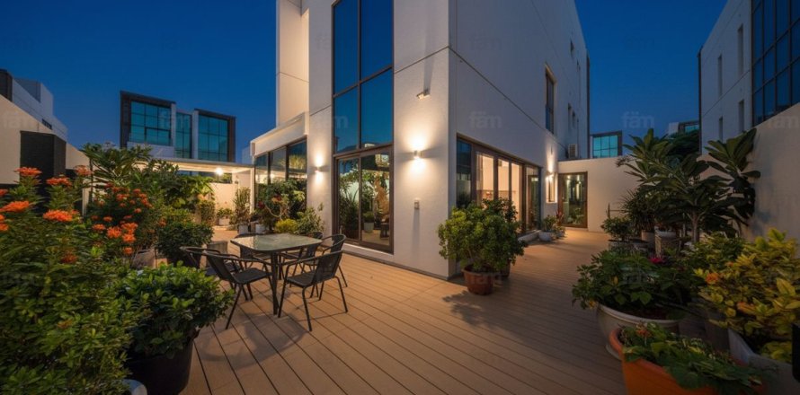 Villa à Meydan, Dubai, 6 chambres, 519.8 m², № 133271