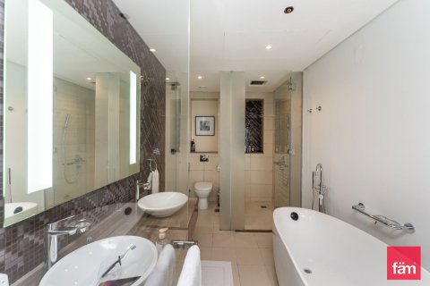 Apartment in Business Bay, Dubai 3 bedrooms, 162 sq.m. № 69604 - photo 23