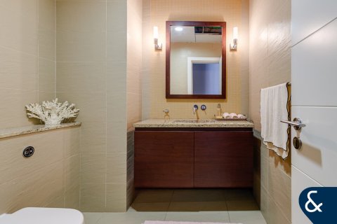 Купить квартиру в Tiara Residences, Пальма Джумейра, Дубай: 3 спальни, 211м², № 75916 - фото 17