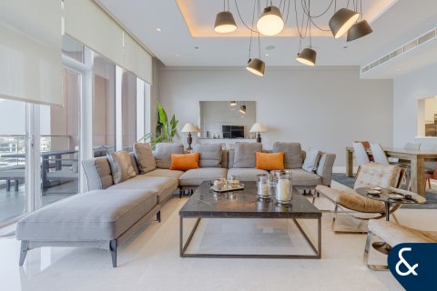 Купить квартиру в Tiara Residences, Пальма Джумейра, Дубай: 3 спальни, 211м², № 75916 - фото 4