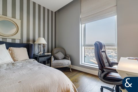 Купить квартиру в Tiara Residences, Пальма Джумейра, Дубай: 3 спальни, 211м², № 75916 - фото 26