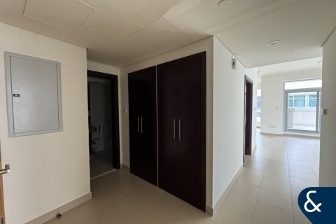 Apartment in BURJ VIEWS in Downtown Dubai (Downtown Burj Dubai), Dubai 2 bedrooms, 215 sq.m. № 99196 - photo 2