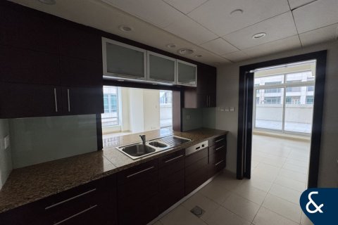 Apartment in BURJ VIEWS in Downtown Dubai (Downtown Burj Dubai), Dubai 2 bedrooms, 215 sq.m. № 99196 - photo 5