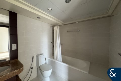 Apartment in BURJ VIEWS in Downtown Dubai (Downtown Burj Dubai), Dubai 2 bedrooms, 215 sq.m. № 99196 - photo 14