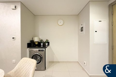 Apartment in Sheikh Zayed Road, Dubai 2 bedrooms, 75 sq.m. № 99190 - photo 17