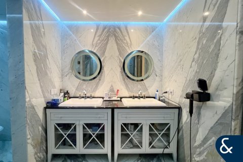 Apartment in Dubai Marina, Dubai 3 bedrooms, 361 sq.m. № 99192 - photo 14