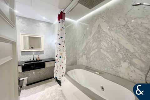 Apartment in Dubai Marina, Dubai 3 bedrooms, 361 sq.m. № 99192 - photo 17