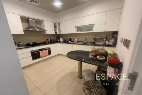 Apartment in Palm Jumeirah, Dubai 3 bedrooms, 222 sq.m. № 122803 - photo 13