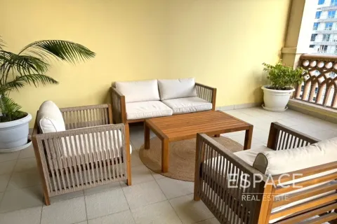 Apartment in Palm Jumeirah, Dubai 2 bedrooms, 165 sq.m. № 122802 - photo 2