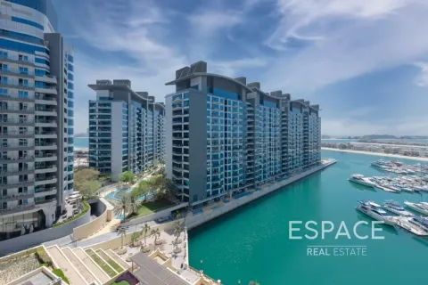 Apartment in Palm Jumeirah, Dubai 2 bedrooms, 165 sq.m. № 122802