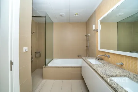 Apartment in Palm Jumeirah, Dubai 2 bedrooms, 156 sq.m. № 122804 - photo 12