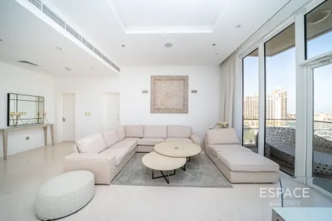 Apartment in Palm Jumeirah, Dubai 2 bedrooms, 156 sq.m. № 122804 - photo 6