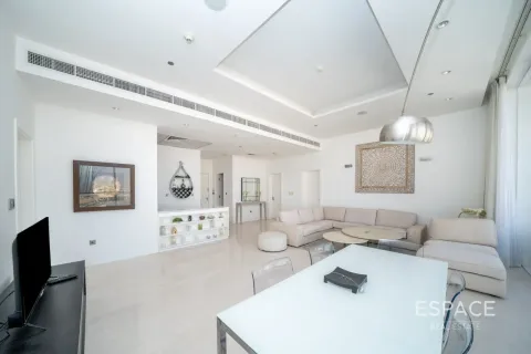 Apartment in Palm Jumeirah, Dubai 2 bedrooms, 156 sq.m. № 122804 - photo 4