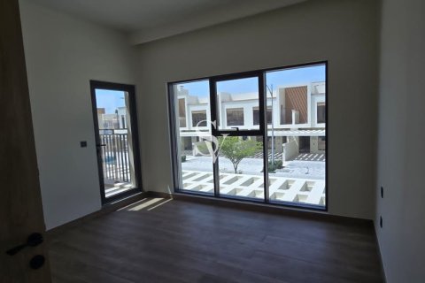 Townhouse in Damac Lagoons, Dubai 4 bedrooms, 145 sq.m. № 109032 - photo 8
