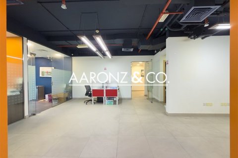 Oficina en Jumeirah Lake Towers, Dubai, 116 m², № 55335 - foto 3
