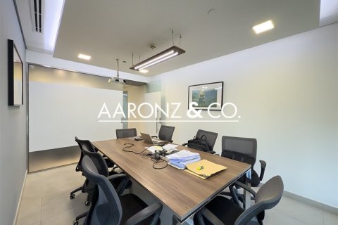 Oficina en Jumeirah Lake Towers, Dubai, 116 m², № 55335 - foto 2