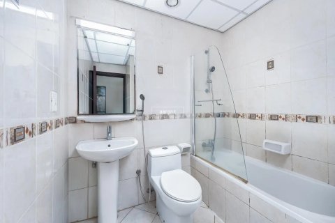 Apartamento en Jumeirah Lake Towers, Dubai, 2 dormitorios, 107.1 m², № 55337 - foto 8