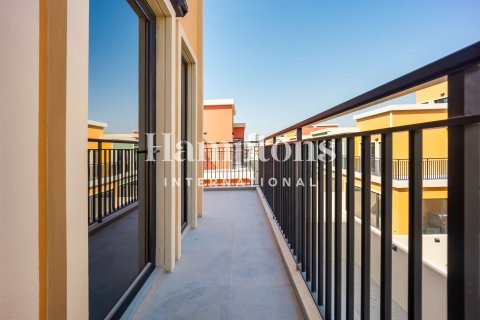 Снять в аренду таунхаус в Damac Lagoons, Дубай: 5 спален, 219.52978900м², № 111362 - фото 21