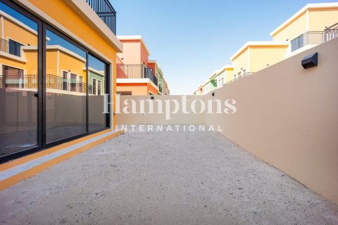 Снять в аренду таунхаус в Damac Lagoons, Дубай: 5 спален, 219.52978900м², № 111362 - фото 7