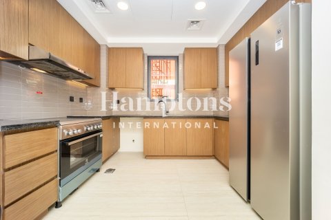 Снять в аренду таунхаус в Damac Lagoons, Дубай: 5 спален, 219.52978900м², № 111362 - фото 26