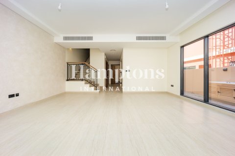 Снять в аренду таунхаус в Damac Lagoons, Дубай: 5 спален, 219.52978900м², № 111362 - фото 11