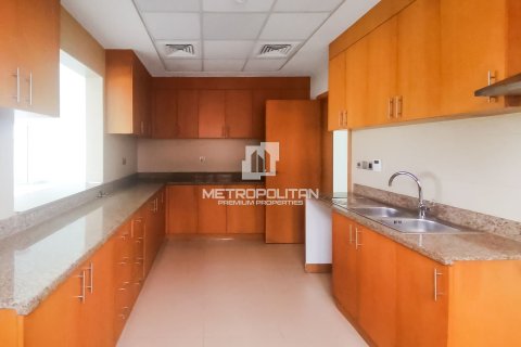 Villa in Nadd Al Sheba, Dubai 4 bedrooms, 354 sq.m. № 73891 - photo 6