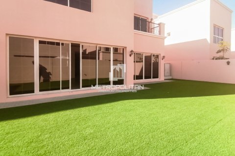 Villa in Nadd Al Sheba, Dubai 4 bedrooms, 354 sq.m. № 73891 - photo 20